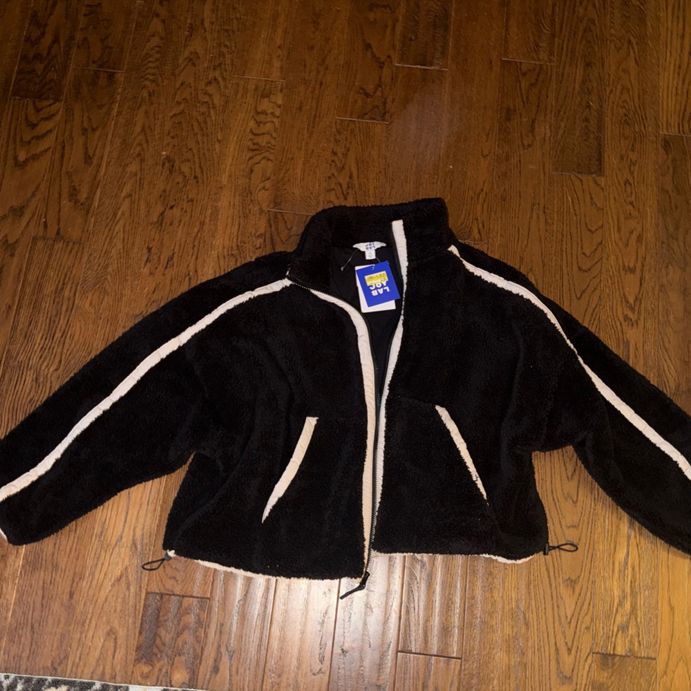 NWT Joylab Cozy Black Sherpa Zip-Up Jacket with Cream Trim - Picture 2 of 2